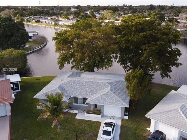 5805 NW 72nd Ave , Tamarac, FL 33321