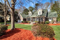 305 Mayfield Street photo 4