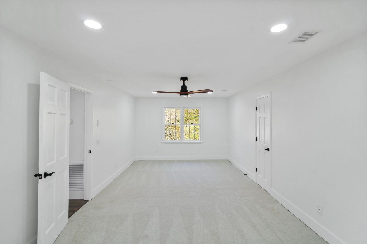 305 Mayfield Street Photo 27