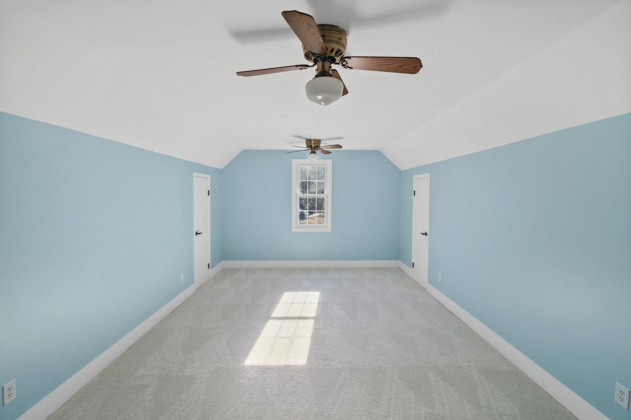 305 Mayfield Street Photo 29