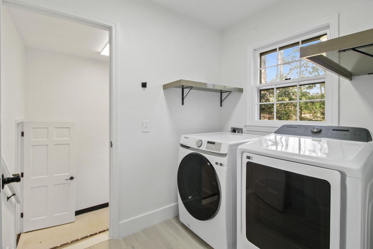 305 Mayfield Street Photo 31