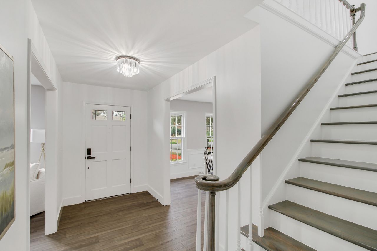 305 Mayfield Street Photo 8