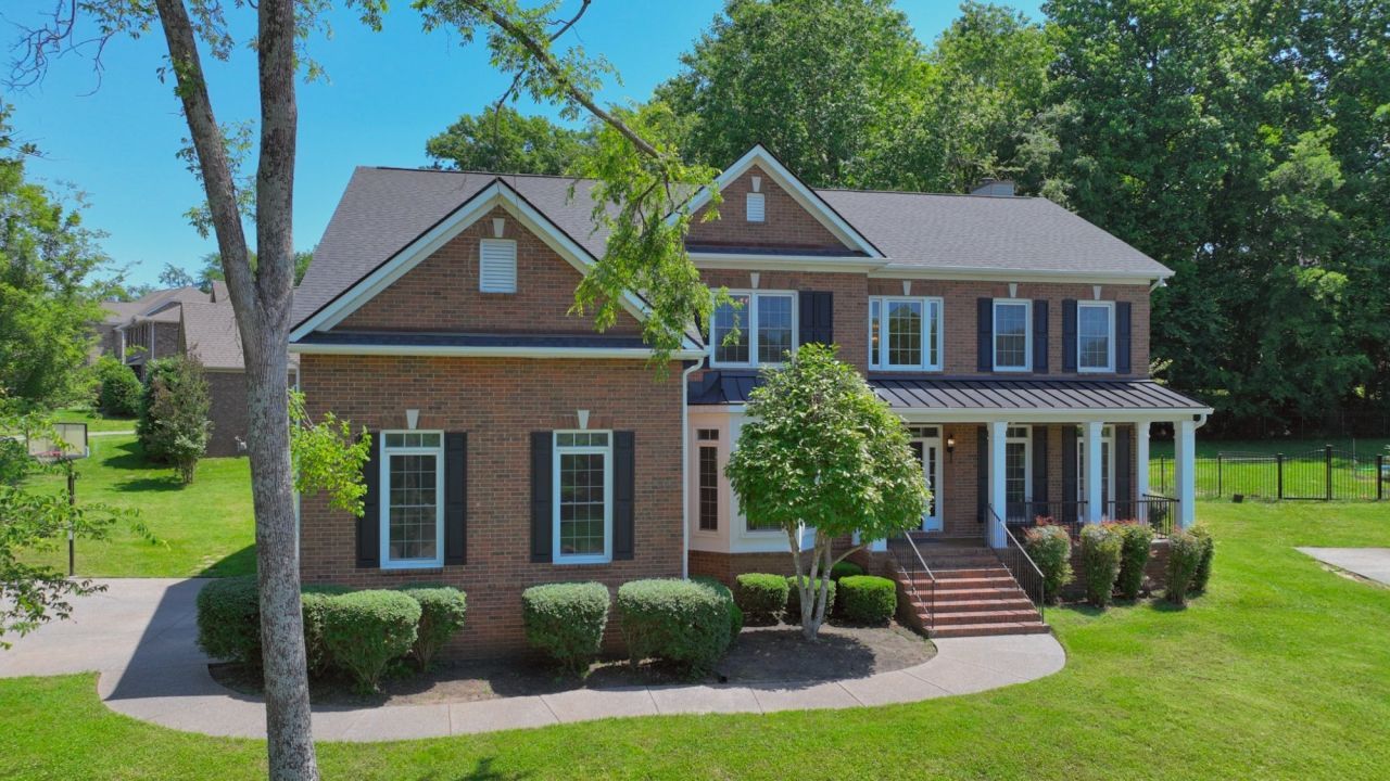 106 Shorecrest Cir, Hendersonville, TN 37075 Main Photo