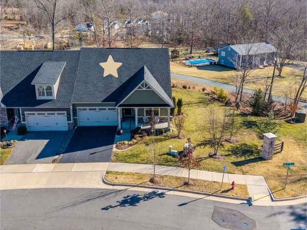 393 WINDING RD, Keswick, VA 22947