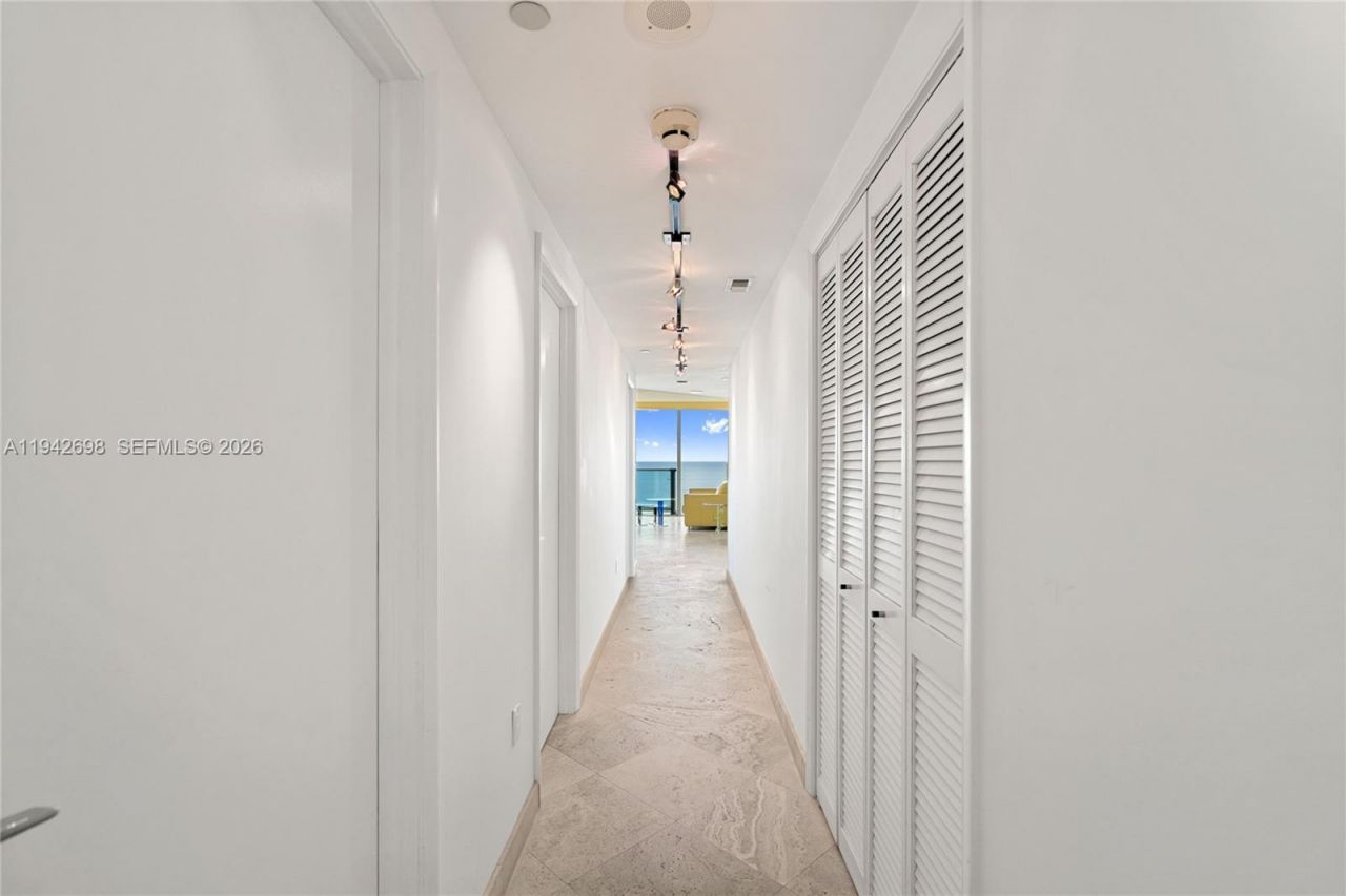 1455 Ocean Dr, Unit 1009, Miami Beach, FL 33139 Photo