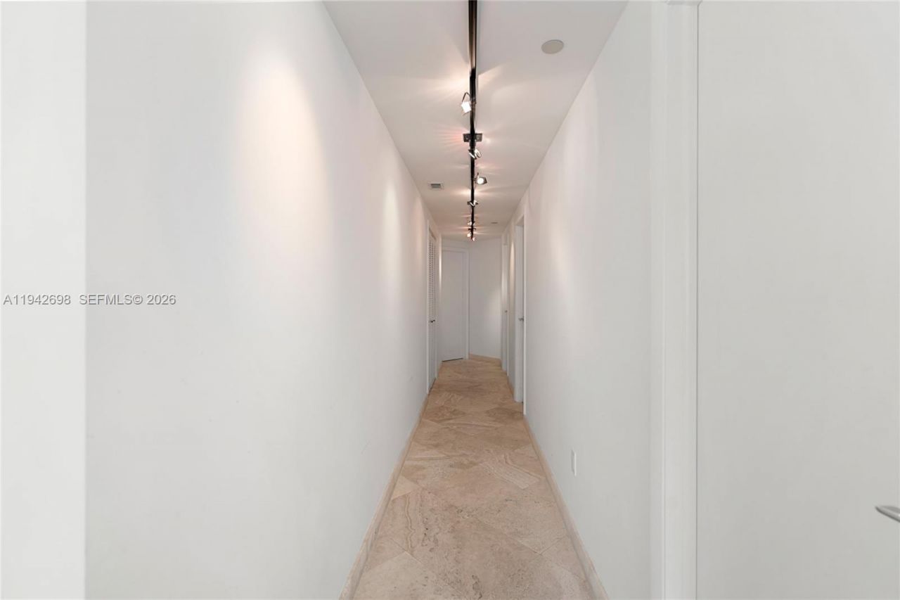 1455 Ocean Dr, Unit 1009, Miami Beach, FL 33139 Photo