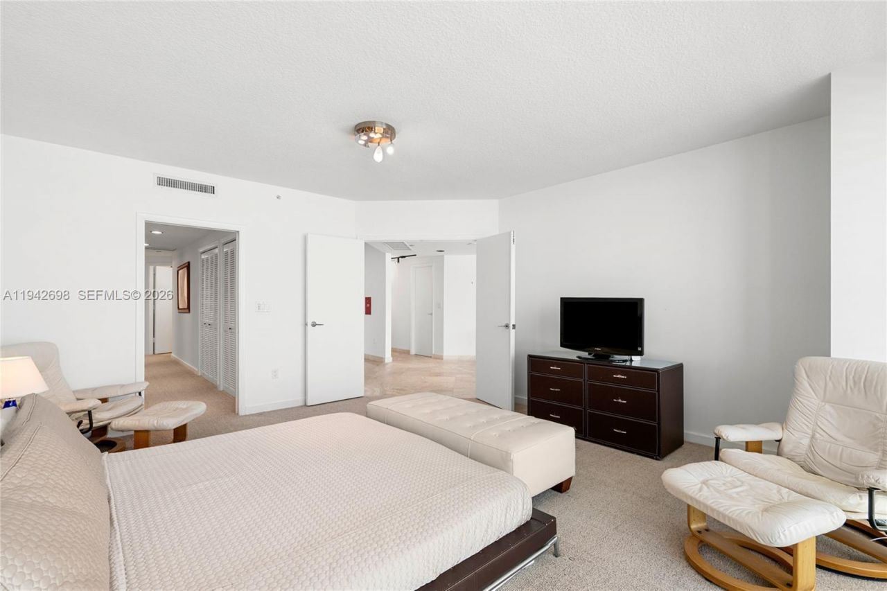 1455 Ocean Dr, Unit 1009, Miami Beach, FL 33139 Photo