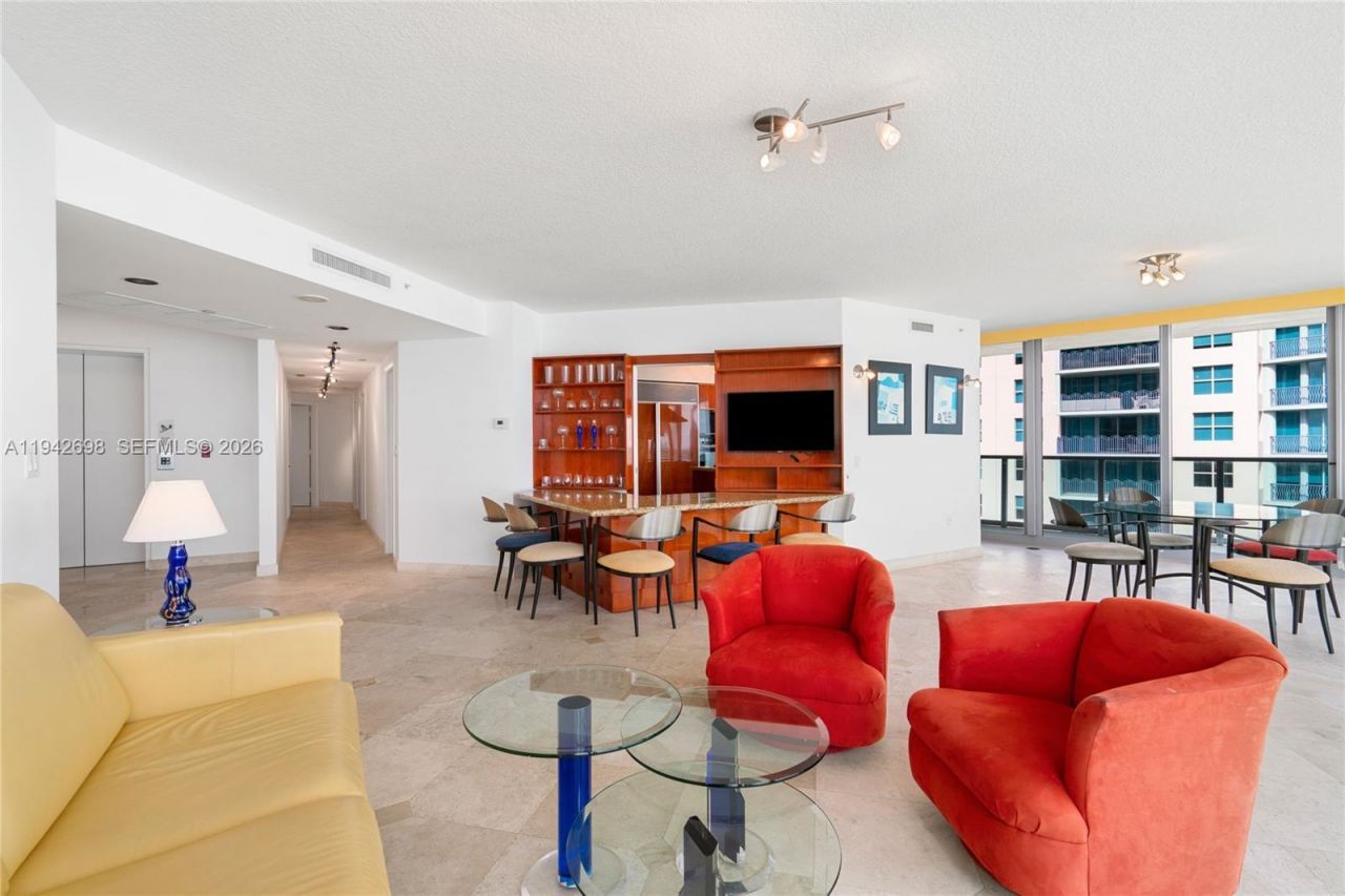 1455 Ocean Dr, Unit 1009, Miami Beach, FL 33139 Photo