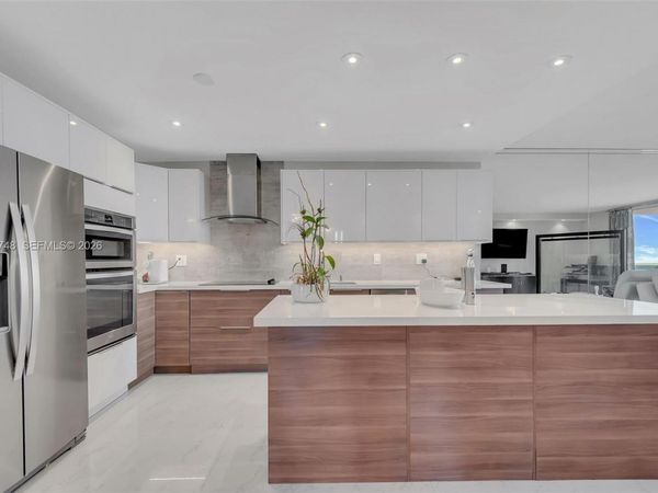 2301 Collins Ave, Unit 810, Miami Beach, FL 33139