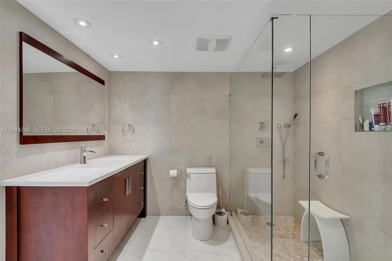 2301 Collins Ave, Unit 810, Miami Beach, FL 33139 Photo