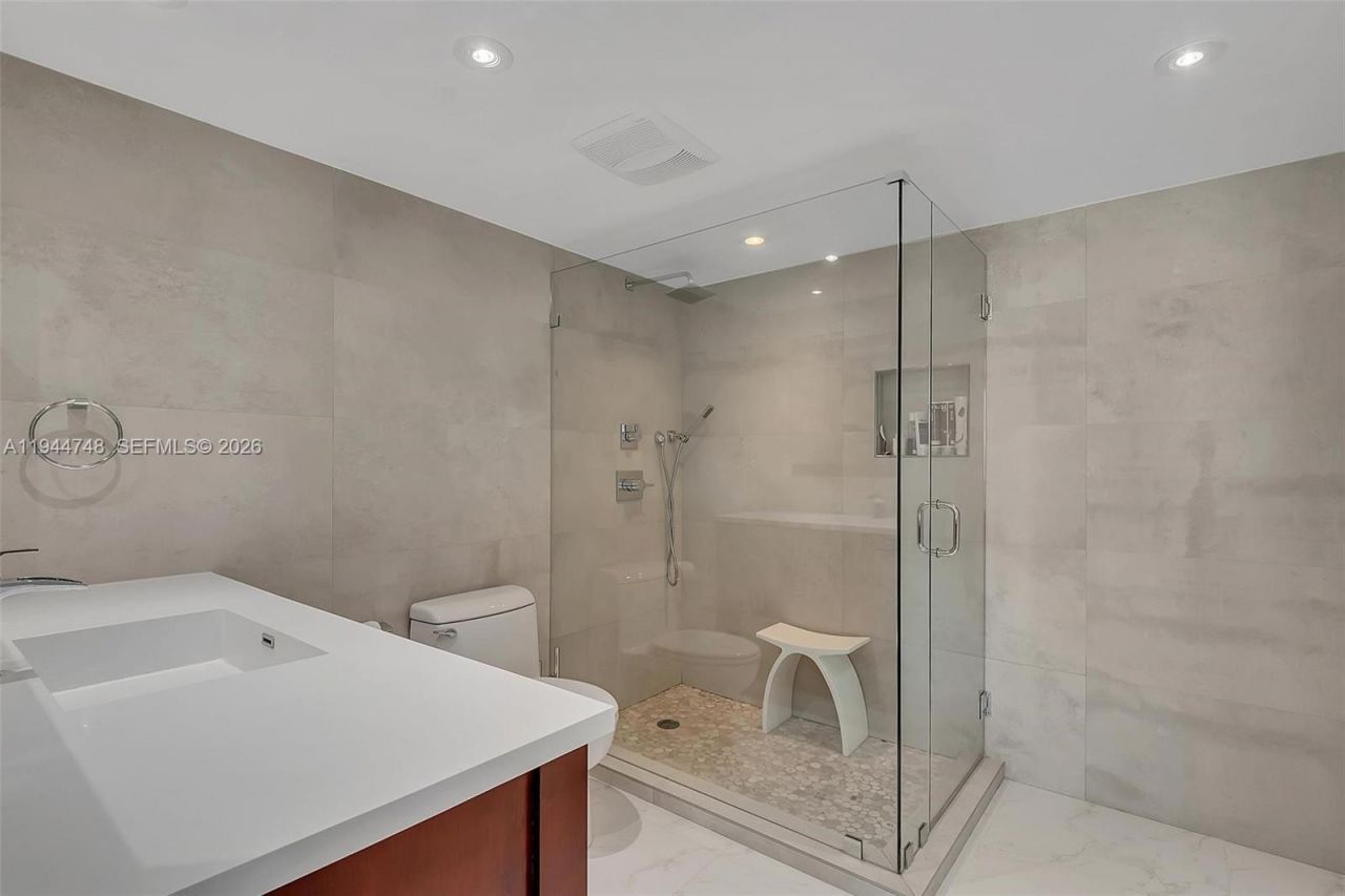 2301 Collins Ave, Unit 810, Miami Beach, FL 33139 Photo