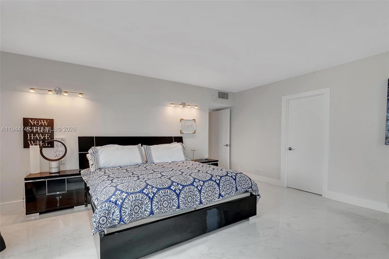 2301 Collins Ave, Unit 810, Miami Beach, FL 33139 Photo