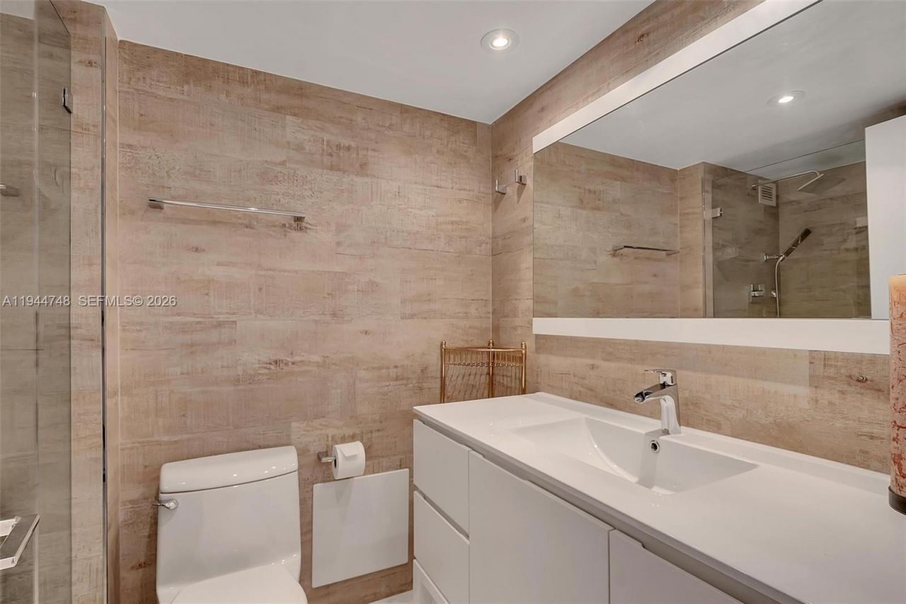 2301 Collins Ave, Unit 810, Miami Beach, FL 33139 Photo