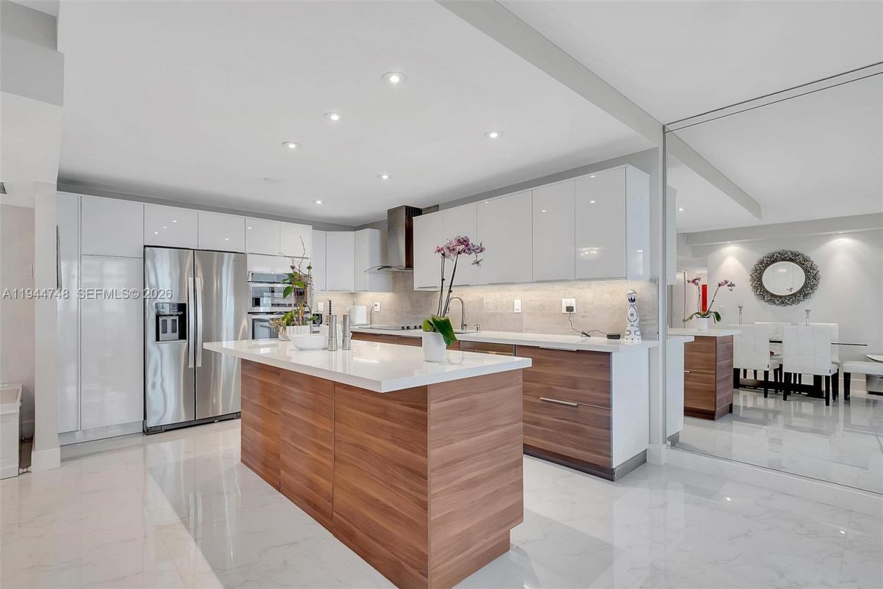 2301 Collins Ave, Unit 810, Miami Beach, FL 33139 Photo