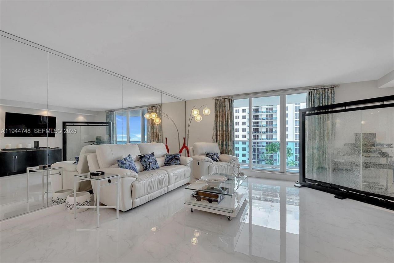 2301 Collins Ave, Unit 810, Miami Beach, FL 33139 Photo