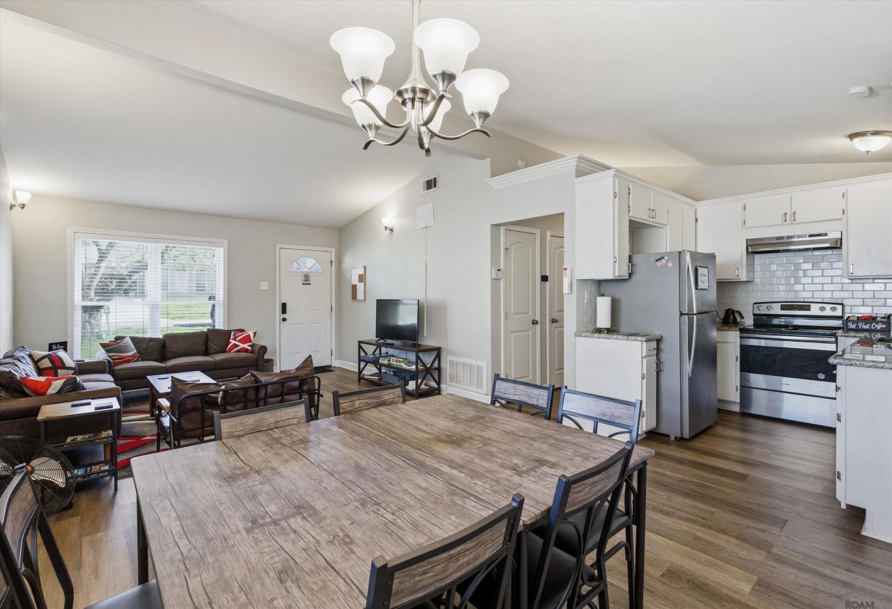 2261 Carolyn Ave, Denham Springs, LA 70726 Main Photo