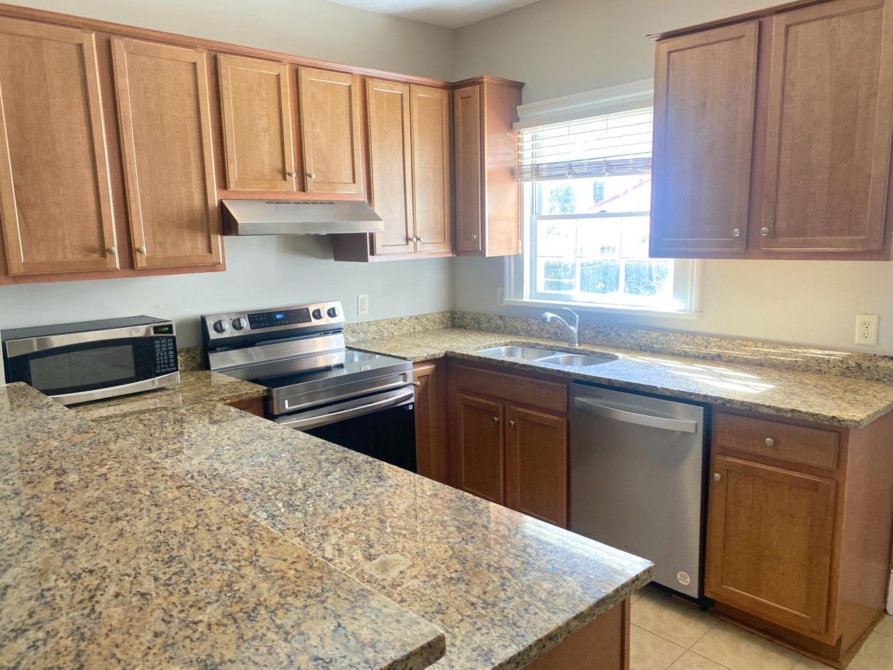 9 Gadsden Street Photo 11