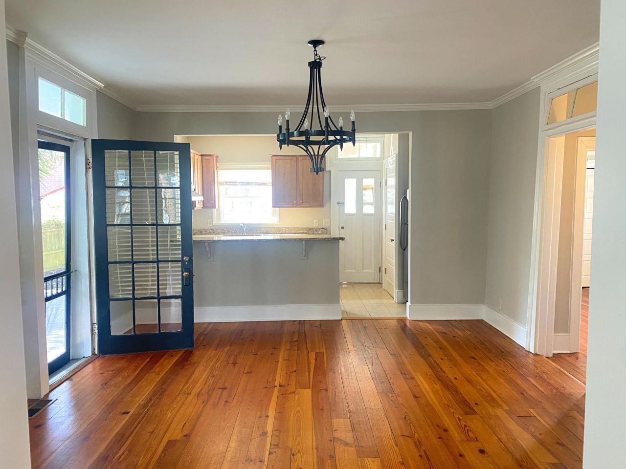 9 Gadsden Street Photo 8