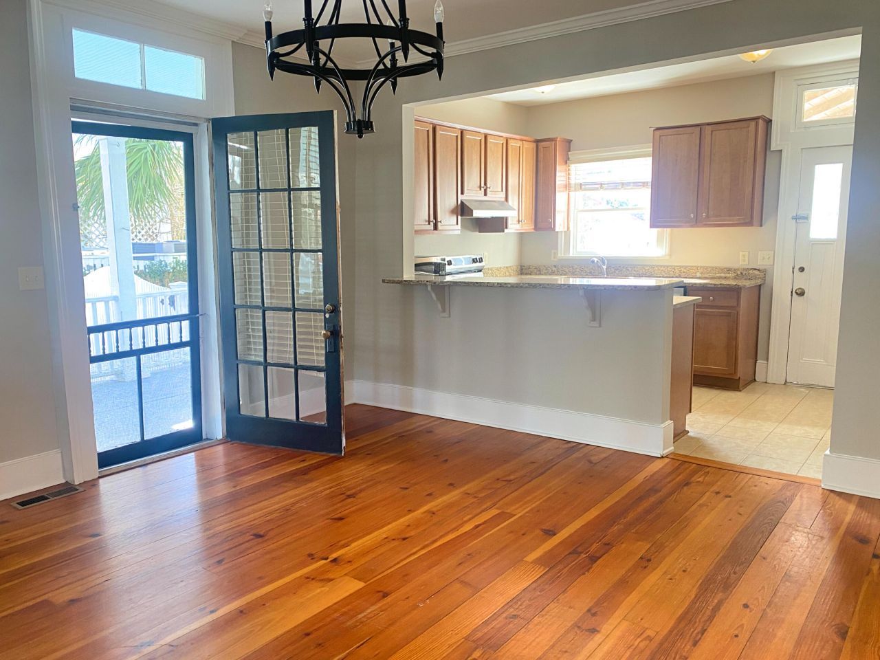 9 Gadsden Street Photo 9