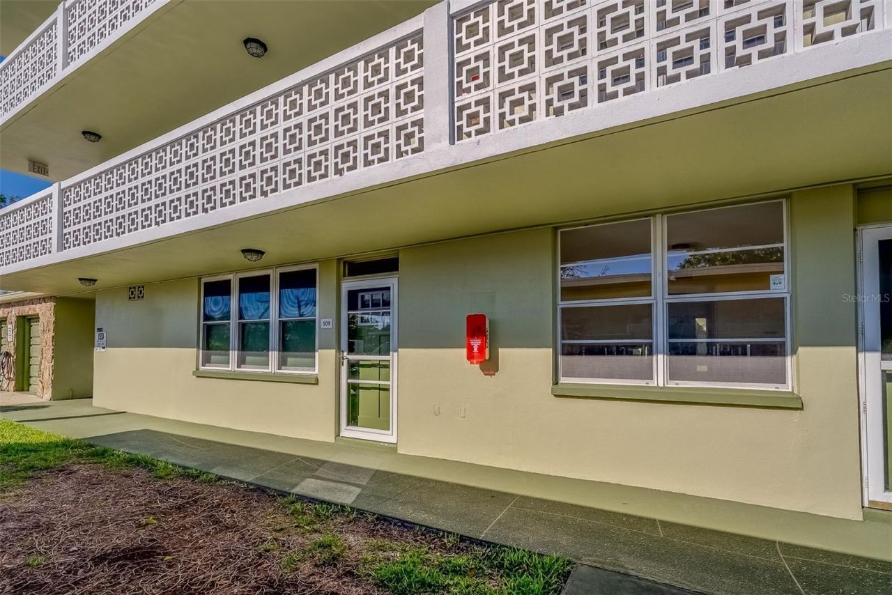 4710 Bay Street Ne, Unit 109, Saint Petersburg, FL 33703 Main Photo