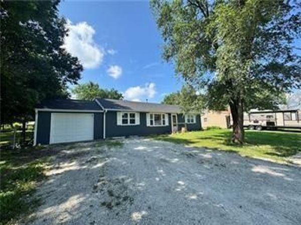 233 W 5th Street, Adrian, MO 64720