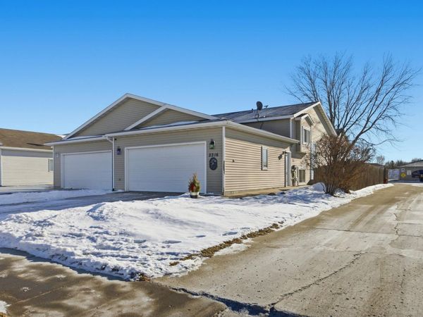 3316 35th Avenue S, Fargo, ND 58104