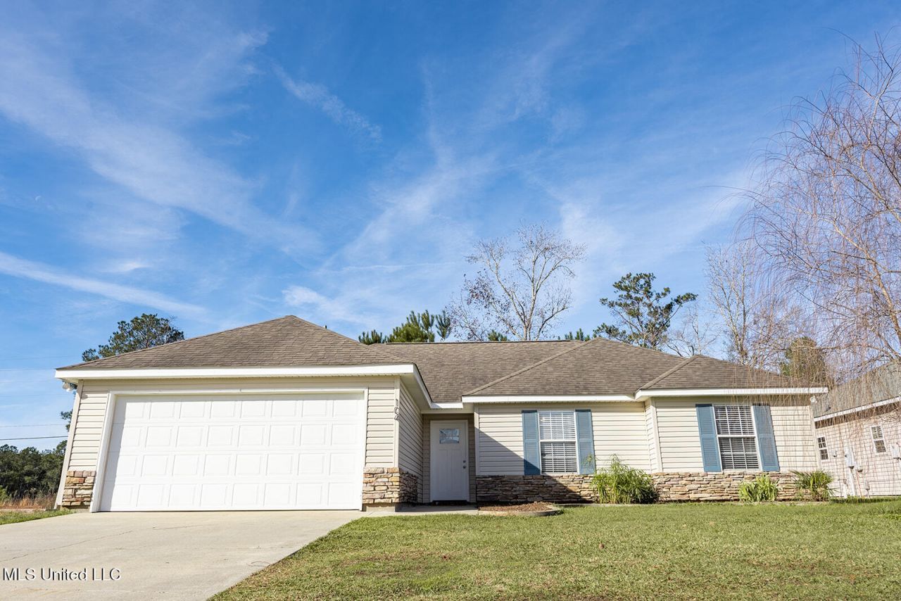 104 Oaks Court, Picayune, MS 39466 Main Photo