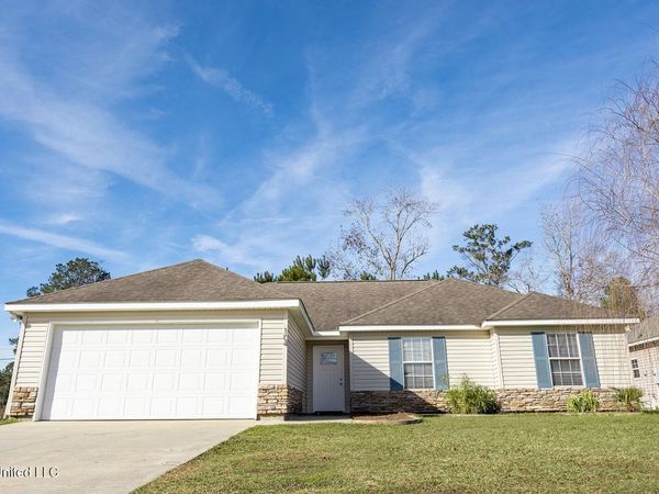 104 Oaks Court, Picayune, MS 39466