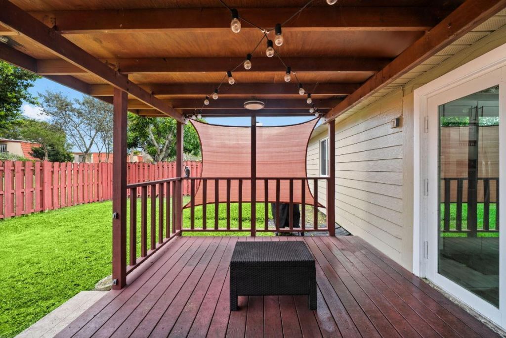 8374 Dynasty Drive, Boca Raton, FL 33433 Photo