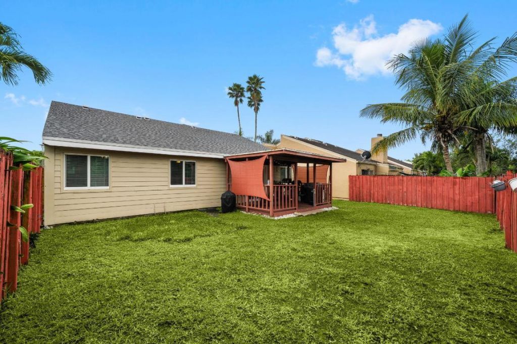 8374 Dynasty Drive, Boca Raton, FL 33433 Photo