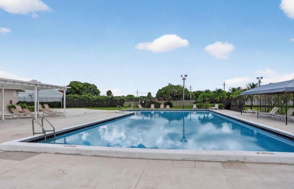 8374 Dynasty Drive, Boca Raton, FL 33433 Photo