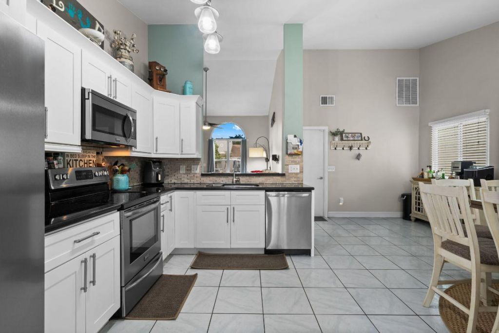 8374 Dynasty Drive, Boca Raton, FL 33433 Photo