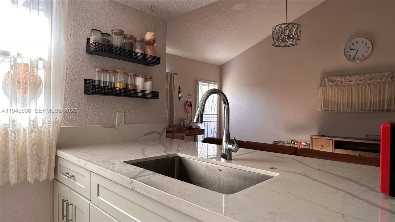 8189 SW 24th St, Unit 8189, Davie, FL 33324 Photo