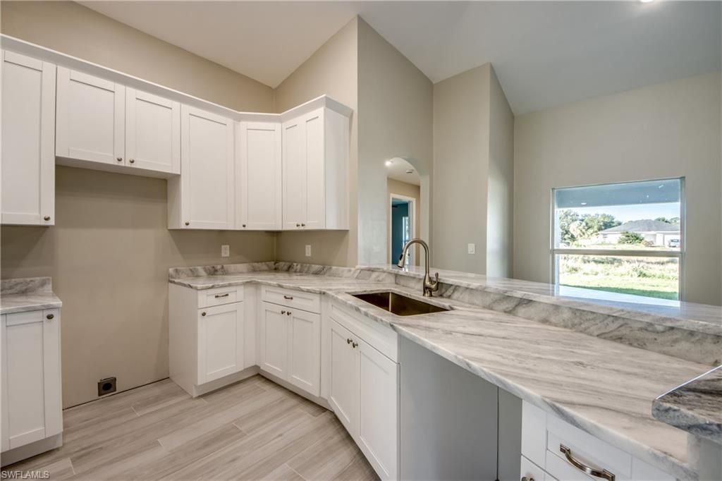 6031 Lacota Ave, Fort Myers, FL 33905 Photo