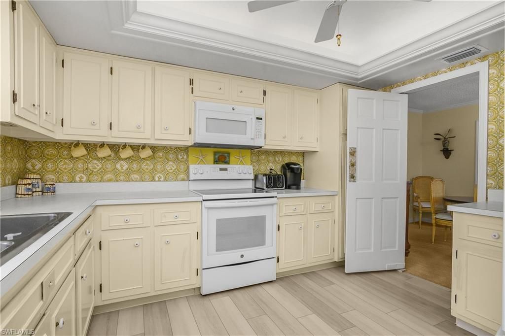 2701 Gulf Shore Blvd N, Unit 5, Naples, Fl 34103 Photo