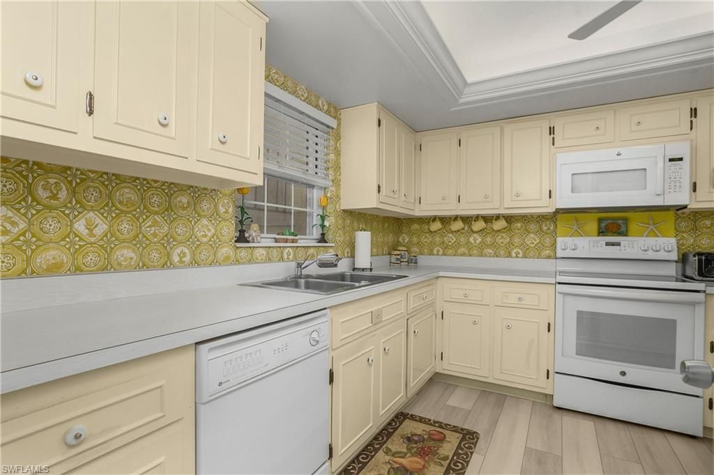 2701 Gulf Shore Blvd N, Unit 5, Naples, Fl 34103 Photo