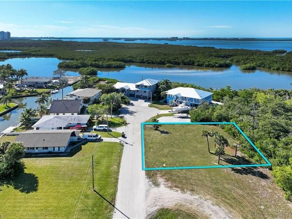 24519 Sailfish ST, BONITA SPRINGS, FL 34134