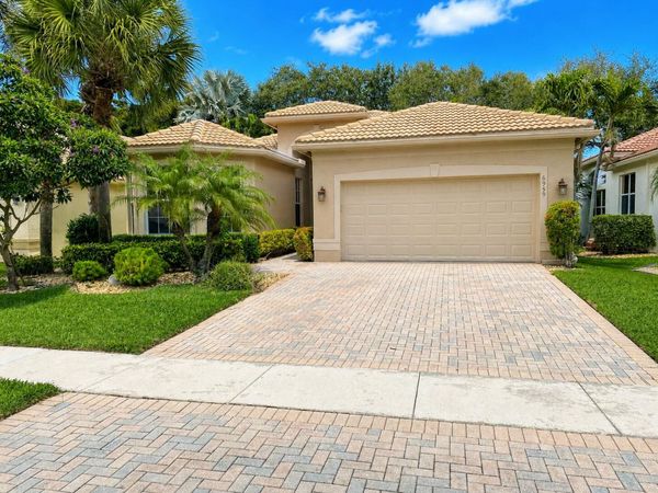 6959 Imperial Beach Circle, Delray Beach, FL 33446