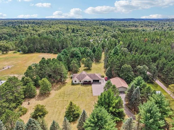 911 Gillette Lane, Wisconsin Dells, WI 53965