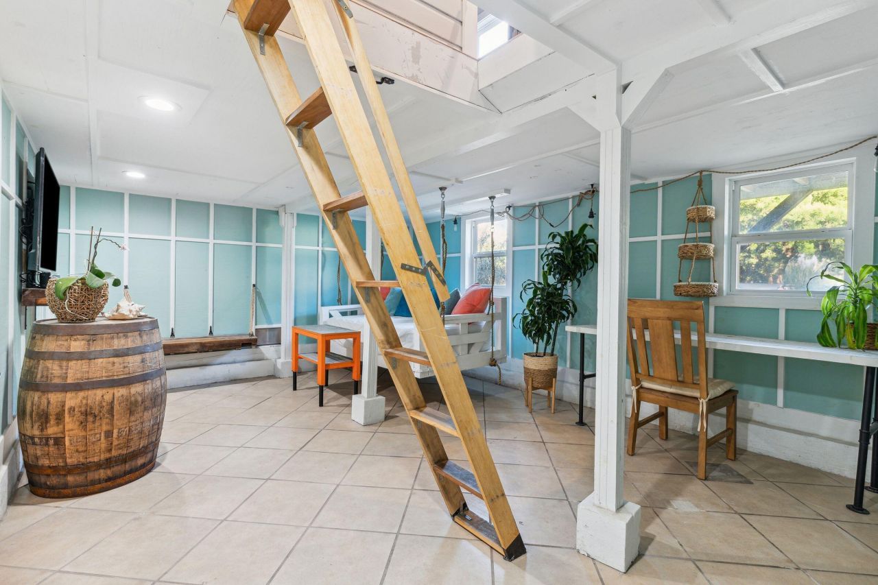 213 E Cooper Avenue Photo 26