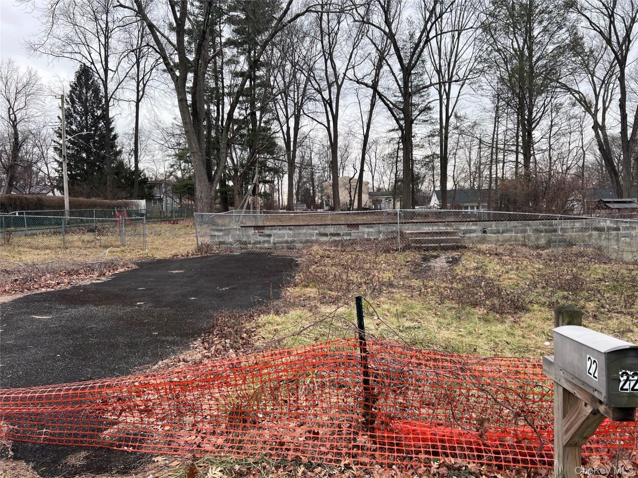 22 Tomahawk Drive, White Plains, NY 10603 Main Photo