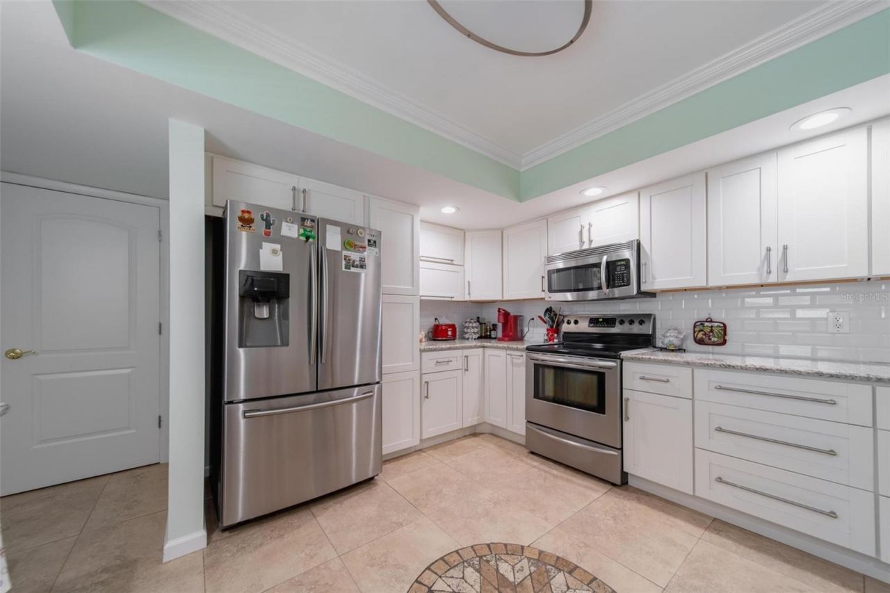 5020 Brittany Drive S, Unit 324, Saint Petersburg, FL 33715 Photo