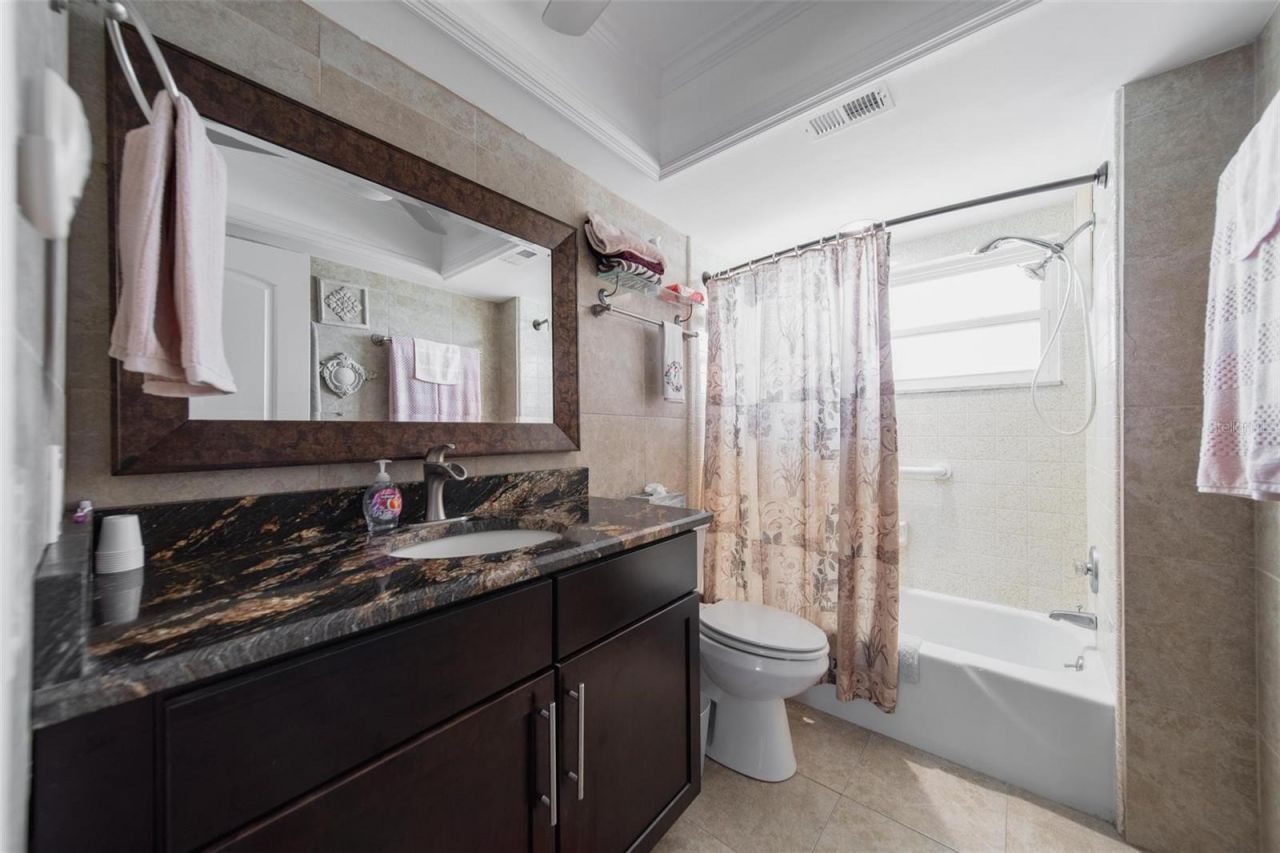 5020 Brittany Drive S, Unit 324, Saint Petersburg, FL 33715 Photo