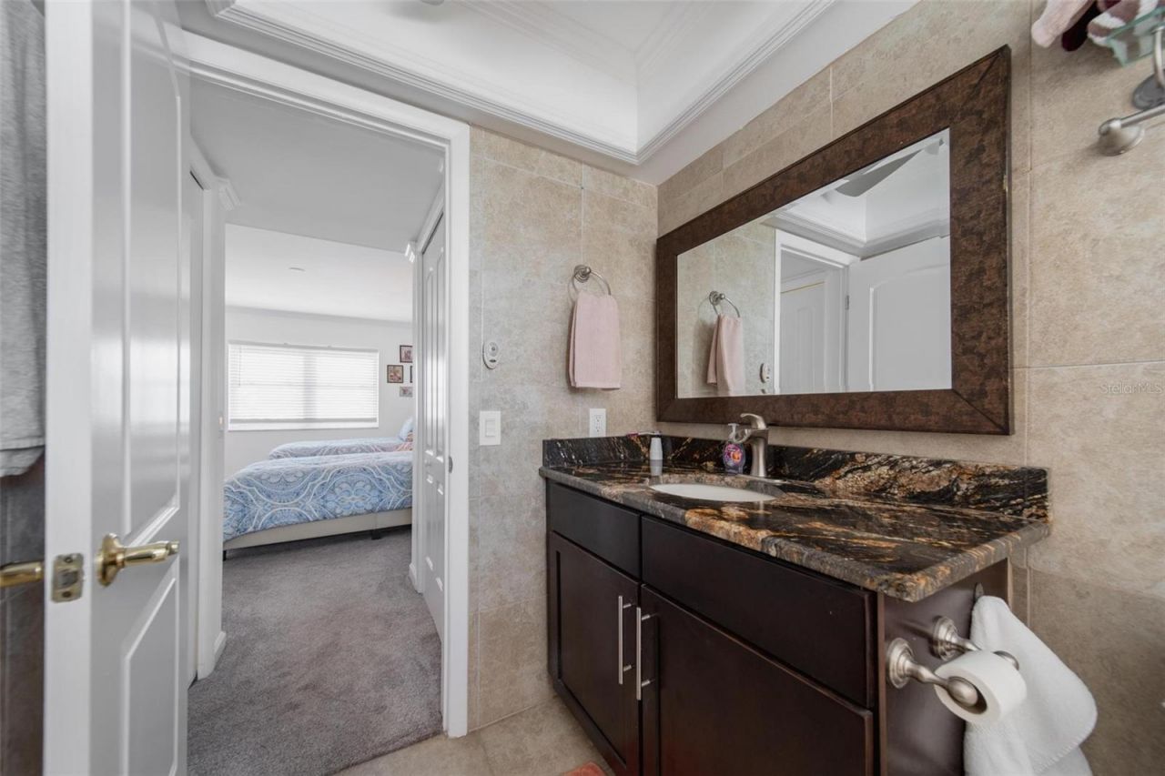 5020 Brittany Drive S, Unit 324, Saint Petersburg, FL 33715 Photo