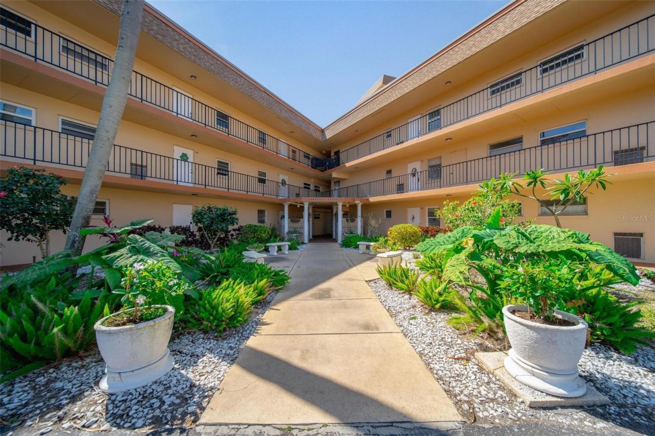 5020 Brittany Drive S, Unit 324, Saint Petersburg, FL 33715 Photo