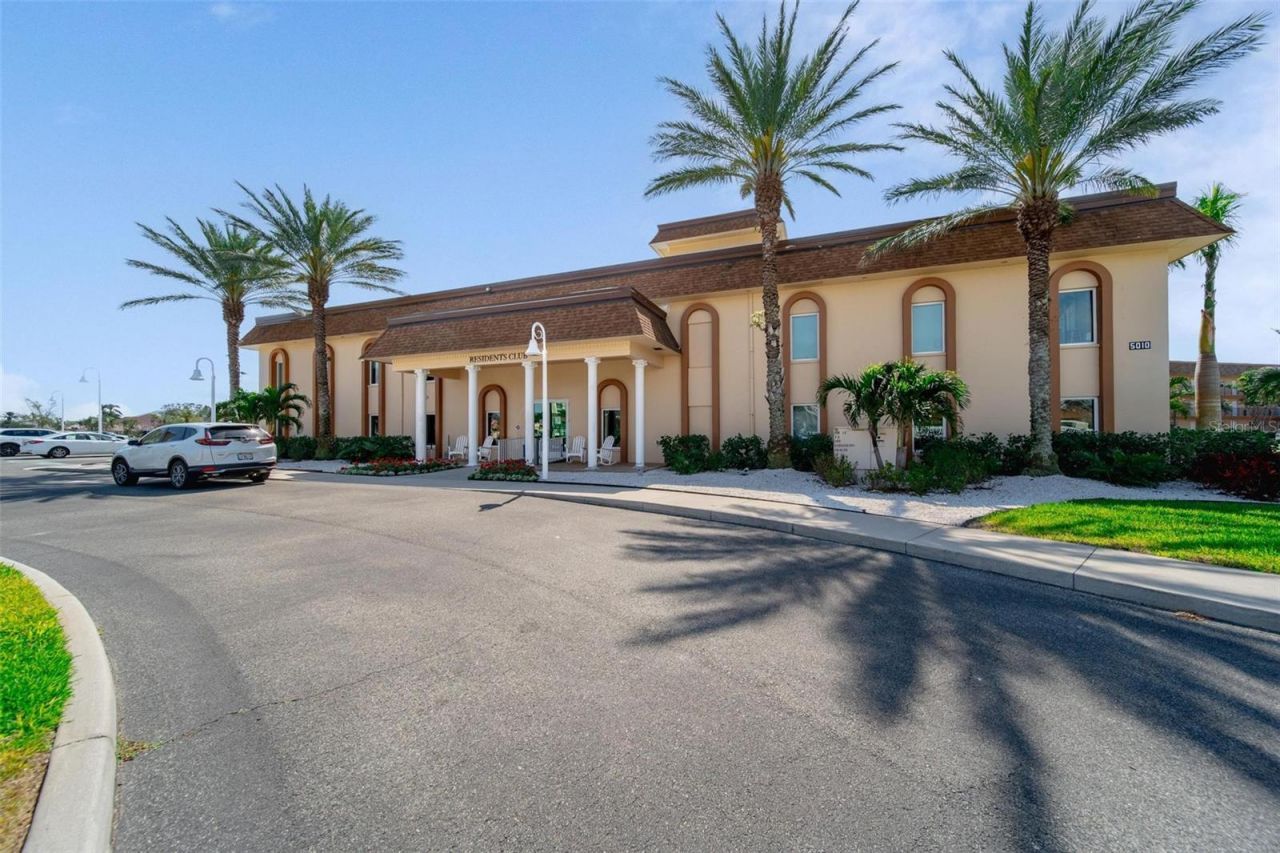 5020 Brittany Drive S, Unit 324, Saint Petersburg, FL 33715 Photo