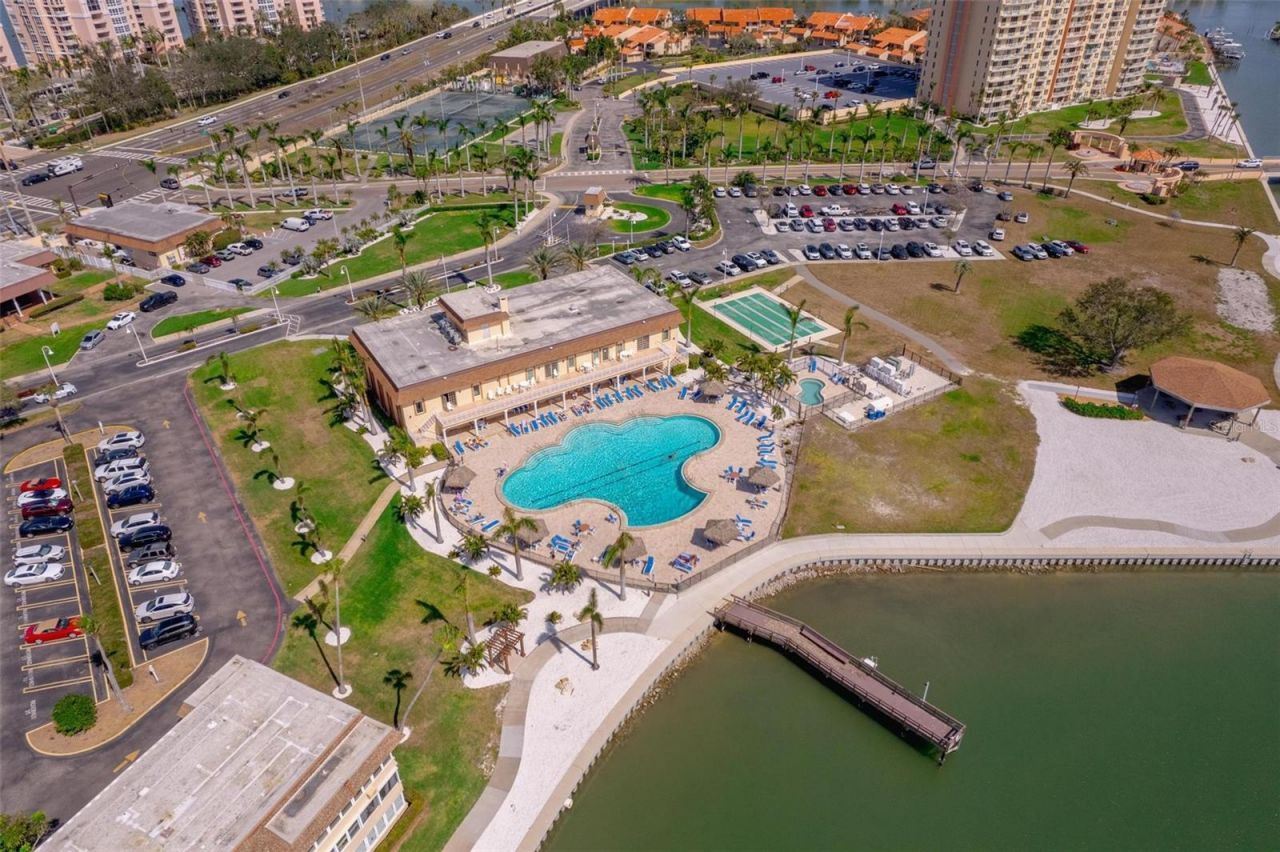 5020 Brittany Drive S, Unit 324, Saint Petersburg, FL 33715 Photo