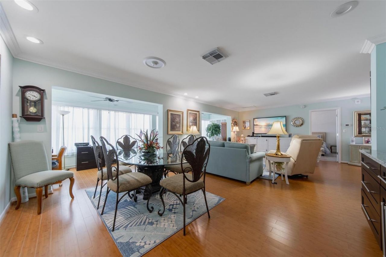 5020 Brittany Drive S, Unit 324, Saint Petersburg, FL 33715 Photo