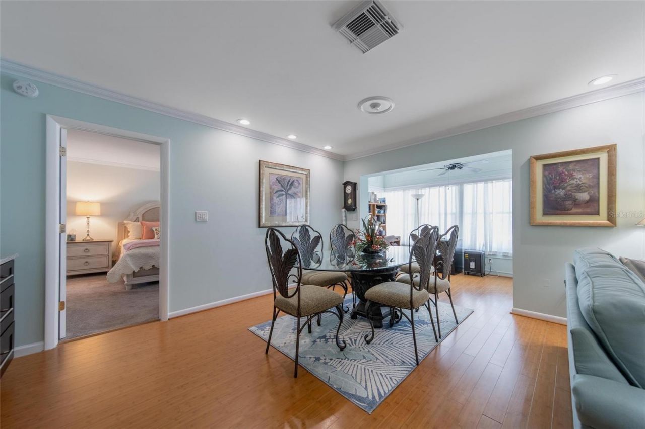 5020 Brittany Drive S, Unit 324, Saint Petersburg, FL 33715 Photo