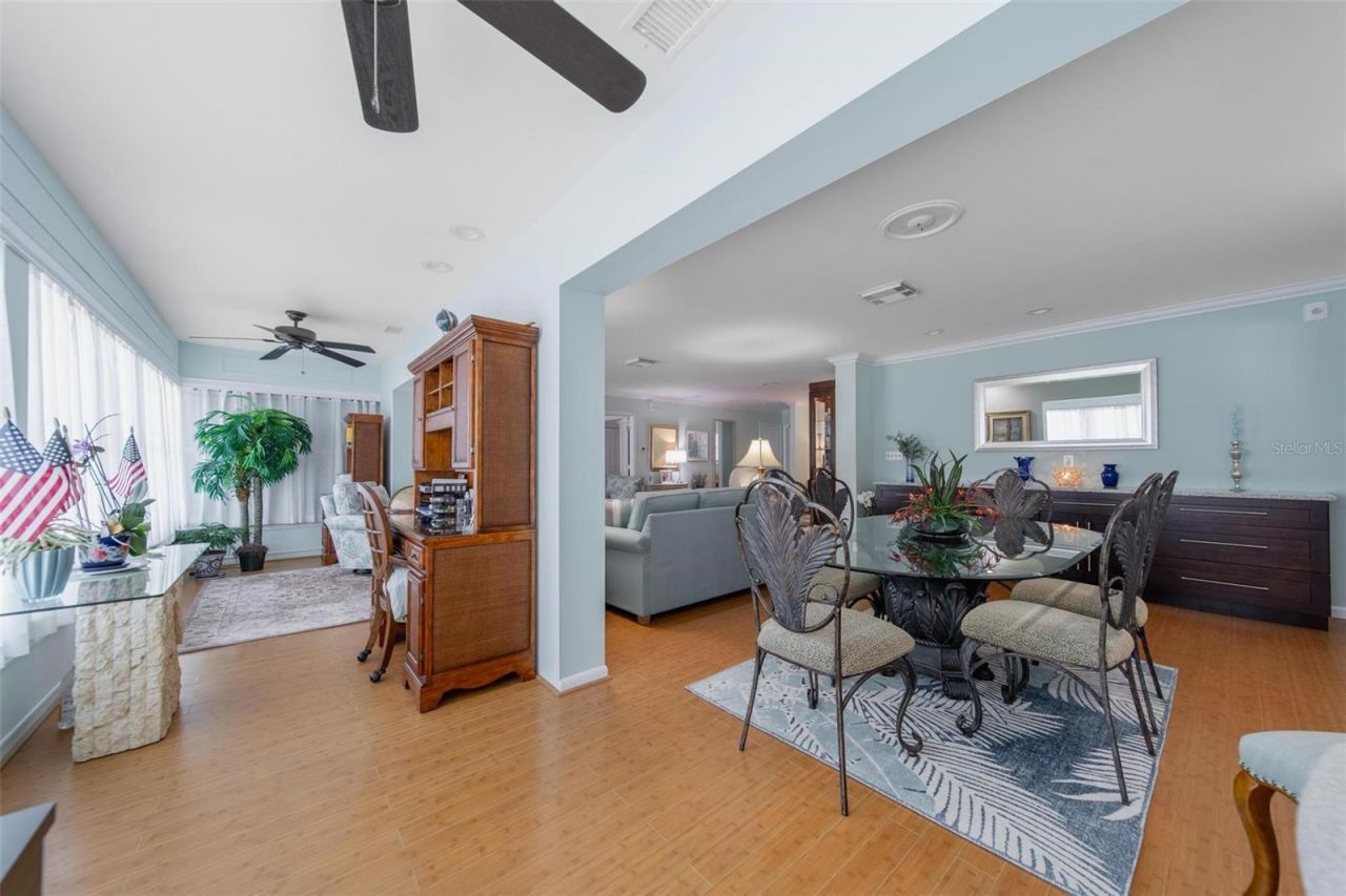 5020 Brittany Drive S, Unit 324, Saint Petersburg, FL 33715 Photo